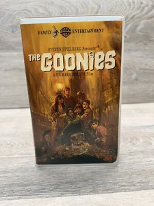 The Goonies (VHS, 1985, Clamshell) By Steven Spielberg A Richard Donner Film - Picture 1 of 9