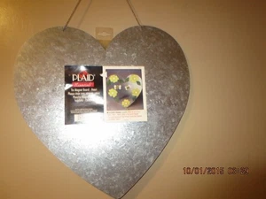 LARGE METAL MAGNETIC HEART SHAPE MESSAGE BOARD--15" ACROSS--#T5-11 - Picture 1 of 24