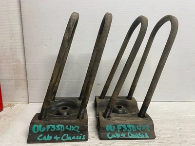 Ford F350 SD 1999-2010 4x2 muelle de hoja trasero par de pernos en U y placa superior 3C345798AA Foto 1 de 4