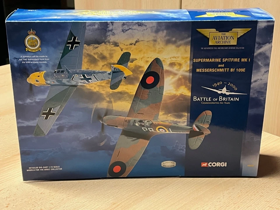CORGI 49505 Battle of Britain Set Messerschmitt Bf 109 E + Spitfire MkI 1:72 OVP - Bild 1 von 4