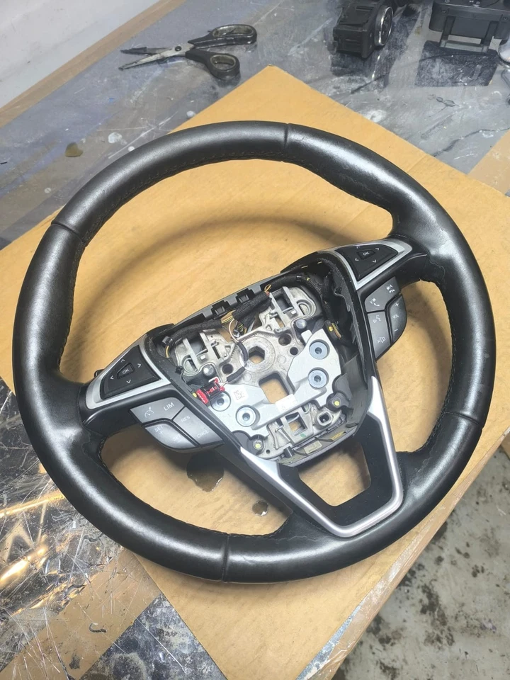 FORD MONDEO MK5 MULTIFUNKTIONSLENKRAD DS73-3600-EP3ZHE / AM 64329 - Bild 1 von 4