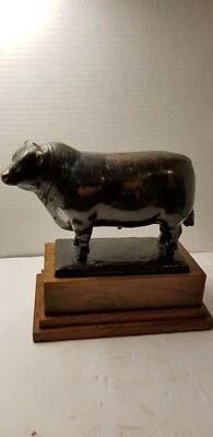 1965 ВИНТАЖНЫЙ JIM RENO AMERICAN ANGUS ASSN. СТАТУЯ - Изображение 1 из 4