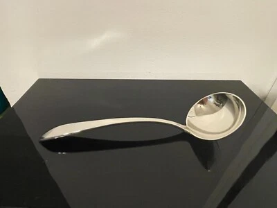 Cucharón Tiffany and Co. Faneuil Sterling, marca M Foto 1 de 4