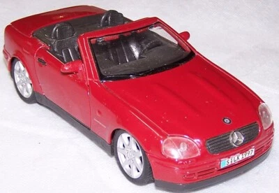 Maisto Mercedes Benz - SLK 230 Escala 1/24 Rojo Diecast 4"L x 1-1/2"W Foto 1 de 4