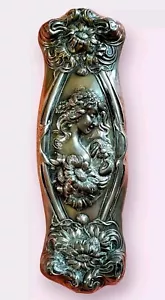 Antico Spazzola Vestiti Unger Fratelli Repousse Argento Lui Mi Ama Art Nouveau - Foto 1 di 10