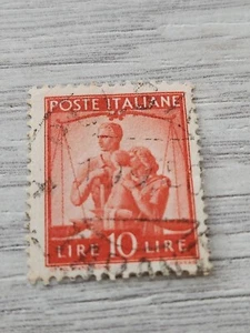 Italy 1945 10 Lire Red SG663 (Work, Justice and Family) Used Cancelled - Picture 1 of 2