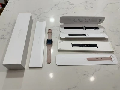 Apple Watch Series 2 38 mm Aluminio Oro Rosa + Correa Deportiva Apple Negra - Completo Foto 1 de 4