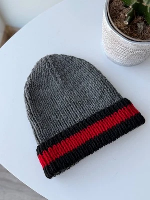 Gorro Gucci Gris Tejido Lana con Rayas Negras y Rojas Para Hombre Talla Única (Unisex) Foto 1 de 4