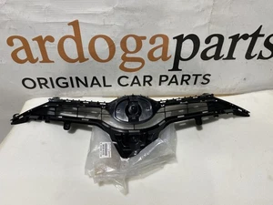 TOYOTA AURIS E18 Vorderer oberer Gitter 5311402380 2017 32747757 - Bild 1 von 3