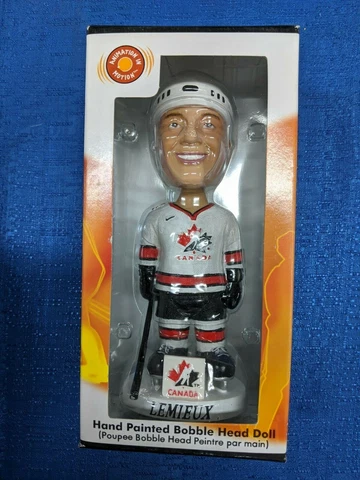 NHL 2002 OLYMPICS TEAM CANADA MARIO LEMIEUX BOBBLE HEAD MIB Cover