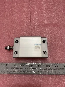 Asta pistone cilindro piatto Festo con filettatura maschio DZF-32-25-A-P-A - Foto 1 di 8