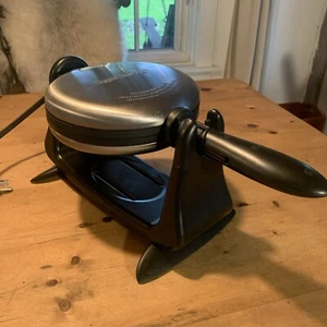 Farberware Rotary Waffle Maker  Black/ Stainless Steel Model 104553 Tested Works - Picture 1 of 7
