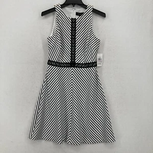 Jessica Simpson Fit & Flare Dress Size 6 Striped Sleeveless Stretch Feminine NWT - Picture 1 of 15