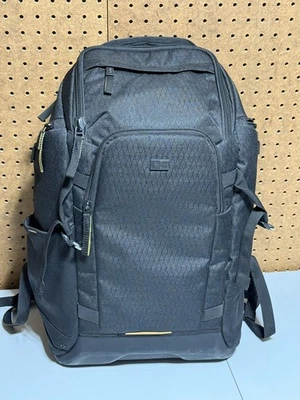 Case Logic Viso Camera Backpack, Large,Black, 12.6 x 8.3 x 19.3 model CVBP-106 - Image 1 of 4