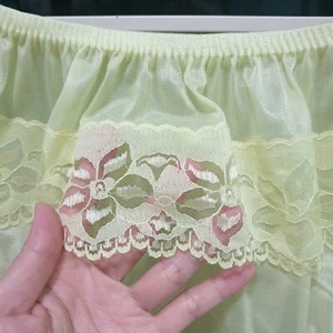 Braguita de nailon transparente vintage Sissy amarillo floral encaje abuela t... - Imagen 1 de 18