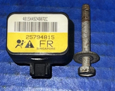 2009 Cadillac Chevrolet GMC  FRONT Sensor 25794815 OEM - Image 1 of 2