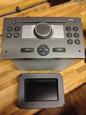 Vauxhall Vectra C Radio Stereo CD Player - Image 1 of 4