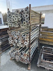Bausprieße Startgebot 15€/St. 1,80-3,00m 10,6kg/1, 173St. + 3-Beine 8 St. - Bild 1 von 7