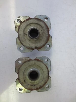 Polaris Sportsman 90 2001 ATV usado OEM par de bujes de eje de rueda trasera Foto 1 de 3