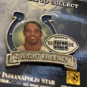2006 Indianapolis Star Colts Lapel Pin Dwight Freeney - Picture 1 of 3