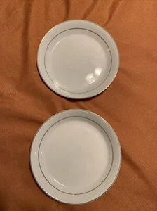 Two Shallow Bowls Gibson Everyday White Double Silver Rim 7 3/4” A2 - Picture 1 of 11