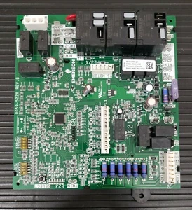 50V51-751-01 0160-0509V02 2139 Emerson Scheda di controllo OEM 2 stadi - Foto 1 di 12