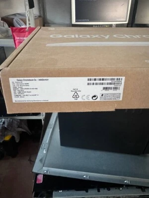 Samsung Galaxy Chromebook Go 14" (64GB eMMC, Intel Celeron N, 2,80 GHz, 4GB)... - Immagine 1 di 4