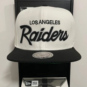 NFL - Los Angeles Raiders SCRIPT Logo Snaback Mitchell & Ness Cap - White - Picture 1 of 3