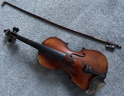 Violin Nicolaus Amati Amatus Fecit Cremona 1617 Vintage Copy 4/4 Bow & Hard Case - Image 1 of 4