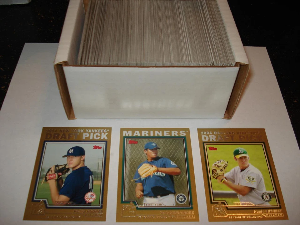2004 Topps Traded Baseball Complete GOLD Set 1-220 #D/2004 Felix Hernandez - Image 1 of 1