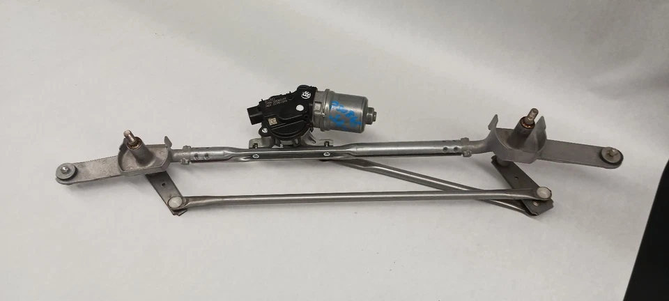 2022 CHEVROLET TRAVERSE Wiper Motor Front w/linkage OEM 18 19 20 21 22 - Image 1 of 4