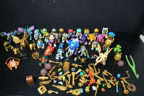 30x Treasure X Hunters Kings Dragons Gold Curser 2" Moose Action Figure lot Cover
