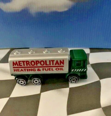 Petrolero de gas ergomatico Maisto Leyland verde 1:64 Foto 1 de 2