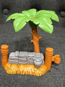 2005 Fisher Price Little People Nativity Palm Tree Fence Christmas - Picture 1 of 4