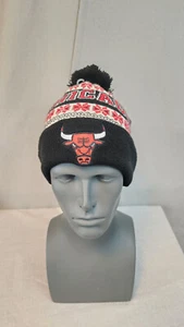 NBA Chicago Bulls Adidas GEBRAUCHT Jugend 8 - 10 schwarz hellbraun Winter Strick Kappe Mütze mit Bommel - Bild 1 von 8