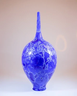 Jarrón de cerámica azul Isak Isaksson esmalte cristalino artista contemporáneo Foto 1 de 4