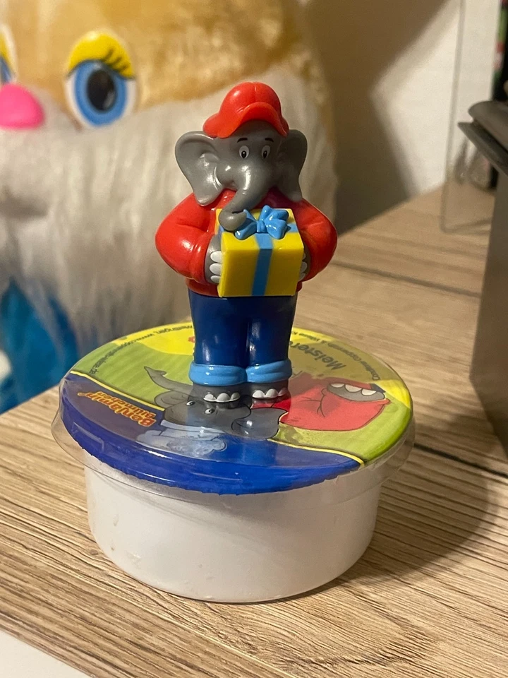 Benjamin Blümchen mit Geschenk - Kiddinx - 2024 - Coppenrath & Wiese - Figur - Bild 1 von 1