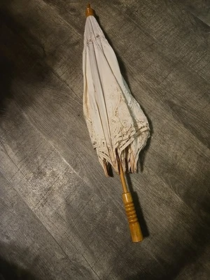 Винтажный Антикварный Зонтик, Зонтик Хорошее Б/у Состояние товара Свежая Находка для Недвижимости - Изображение 1 из 4