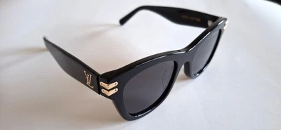 Louis Vuitton Z2927U Cat Eye Black Lenses Black Acetate Frame Sunglasses - Image 1 of 4