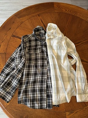 Lote de 2: Camisa de vestir gris Haggar y franela negra descolorida Glory: talla pequeña Foto 1 de 4