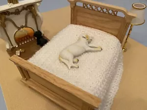 Dolls House White Throw/Blanket for Double Bed - Picture 1 of 1