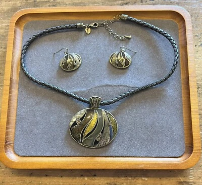 Lote de joyas patrimoniales: collar LIA SOPHIA 18” y pendientes (P244) Foto 1 de 4