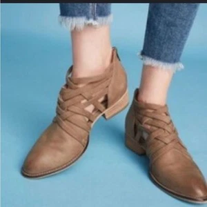 Anthropologie Seychelles Brown leather ankle Booties Crisscross Design size 7 - Picture 1 of 8