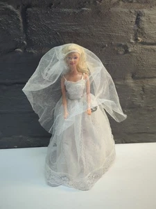 Vintage Barbie Bridal Doll With Veil And Silver Clutch Bag - Picture 1 of 8