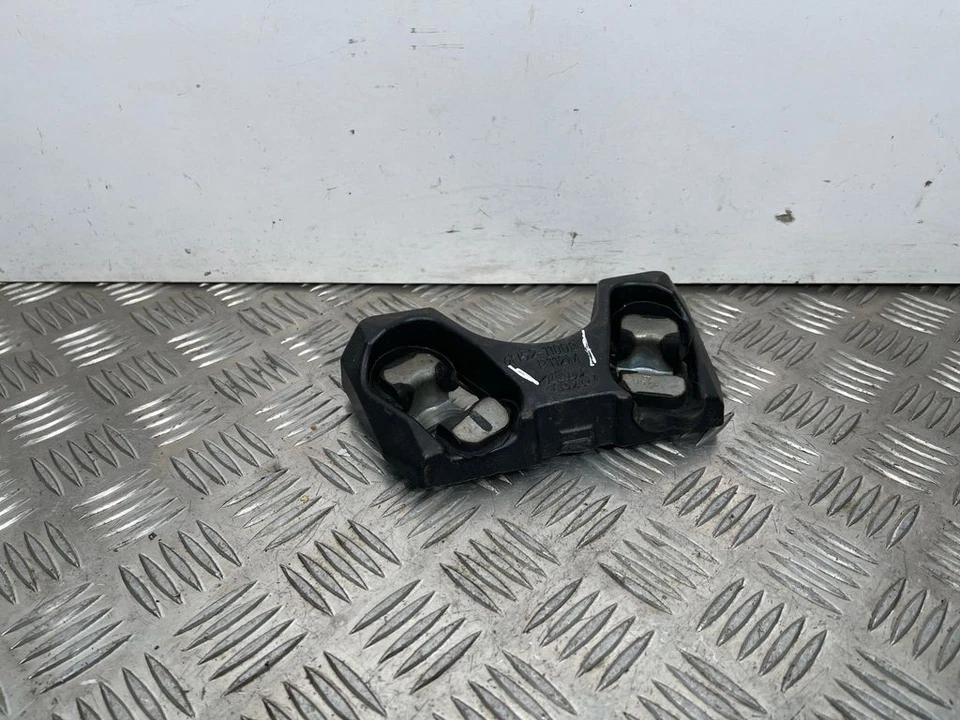 Rover Range Rover 2014 front shock absorber mounting bracket 6H5211002 LIQ16465 - image 1 of 4