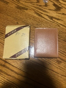 Vintage HICKOK Original Saddle Brown Pigskin Bi-fold Wallet NOS Original Box - Bild 1 von 4