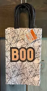Sacchetti regalo festa Michael's Celerate it Halloween bianco nero BOO 5x3x8 quantità 10 - Foto 1 di 4