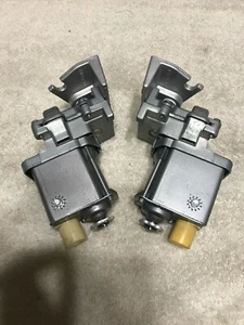 1965 Corvette Headlight Motors Restored Pair 5045375 5045374 1963 1964 1966 1967 - Foto 1 di 9