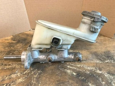 Cilindro maestro de frenos Honda Accord 2003-2007 OEM  Foto 1 de 4