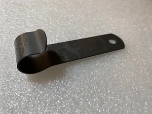 Harley JD VL DL RL C B Single Corbin Velocímetro Clip 1929-36 OEM # 11194-29 EE. UU. - Imagen 1 de 4